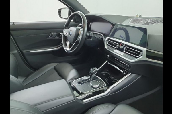 BMW 3 Serie 318i Aut. 156pk Executive Ed. | Panorama | Leder | Carplay | LED