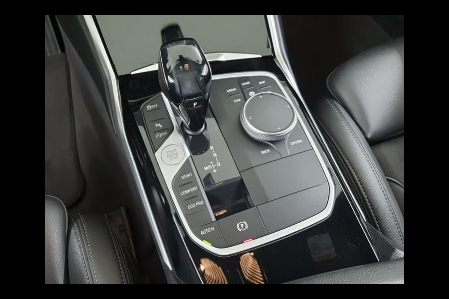 BMW 3 Serie 318i Aut. 156pk Executive Ed. | Panorama | Leder | Carplay | LED