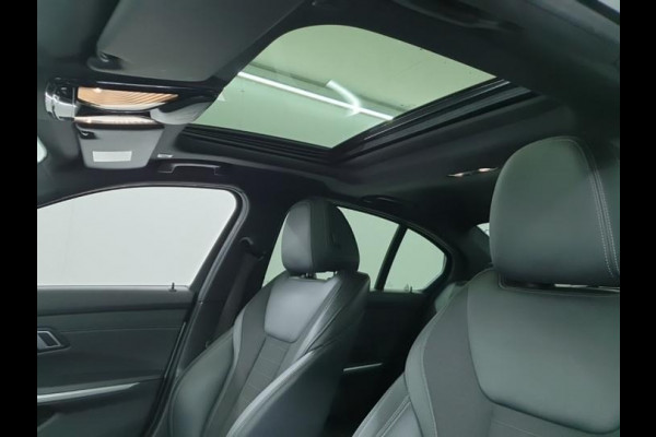 BMW 3 Serie 318i Aut. 156pk Executive Ed. | Panorama | Leder | Carplay | LED