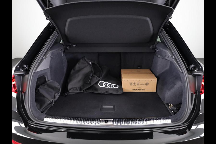 Audi Q3 45 TFSI e S edition 245pk | Navigatie | Stoelverwarming | 19 inch lichtmetalen velgen | 3 spaak afgevlakt stuurwiel