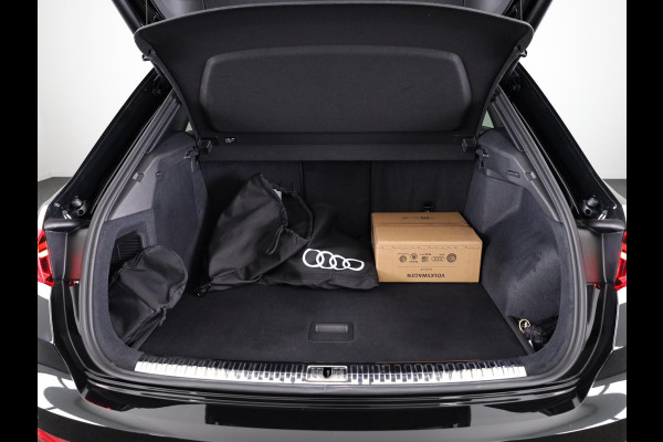 Audi Q3 45 TFSI e S edition 245pk | Navigatie | Stoelverwarming | 19 inch lichtmetalen velgen | 3 spaak afgevlakt stuurwiel