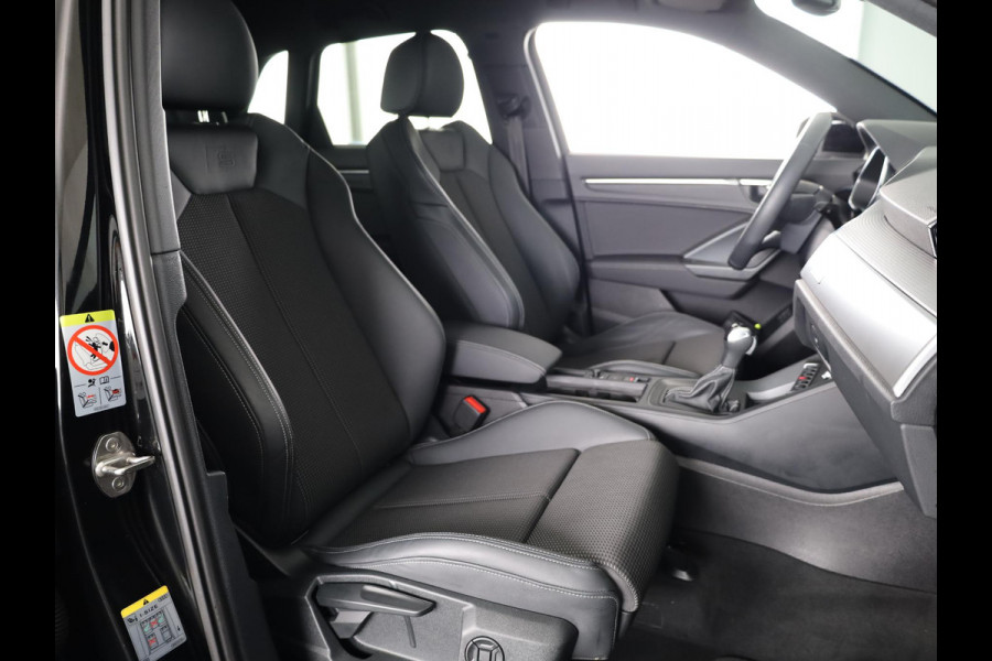 Audi Q3 45 TFSI e S edition 245pk | Navigatie | Stoelverwarming | 19 inch lichtmetalen velgen | 3 spaak afgevlakt stuurwiel