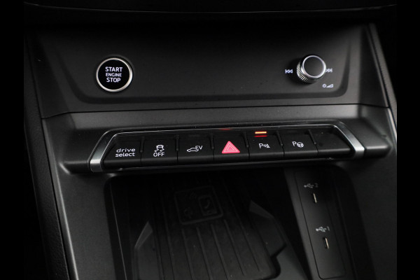 Audi Q3 45 TFSI e S edition 245pk | Navigatie | Stoelverwarming | 19 inch lichtmetalen velgen | 3 spaak afgevlakt stuurwiel