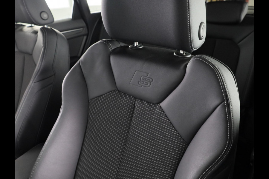 Audi Q3 45 TFSI e S edition 245pk | Navigatie | Stoelverwarming | 19 inch lichtmetalen velgen | 3 spaak afgevlakt stuurwiel