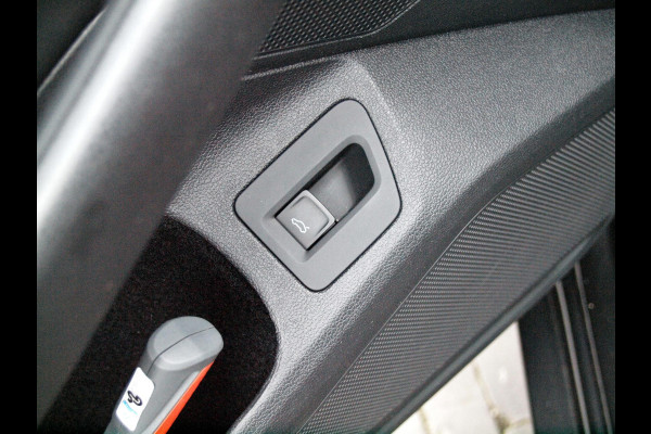 Volkswagen Arteon 2.0 TSI Business R Exclusive Elektrisch glazen Panorama-dak | 2X R-Line | Virtual Cockpit | Camera | Apple Carplay |