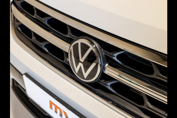 Volkswagen T-Roc 1.5 TSI R-Line Blackstyle / 150pk / Stoel en stuur verwarming / Achteruitrij camera / Keyless /