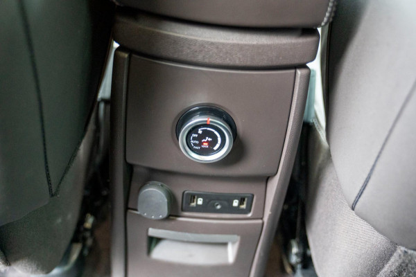 Renault Espace 1.8 TCe Initiale Paris 7 persoons|Prijs rijklaar incl. 12 mnd garantie|Trekhaak NAV PDC Camera Leder Pano LMV