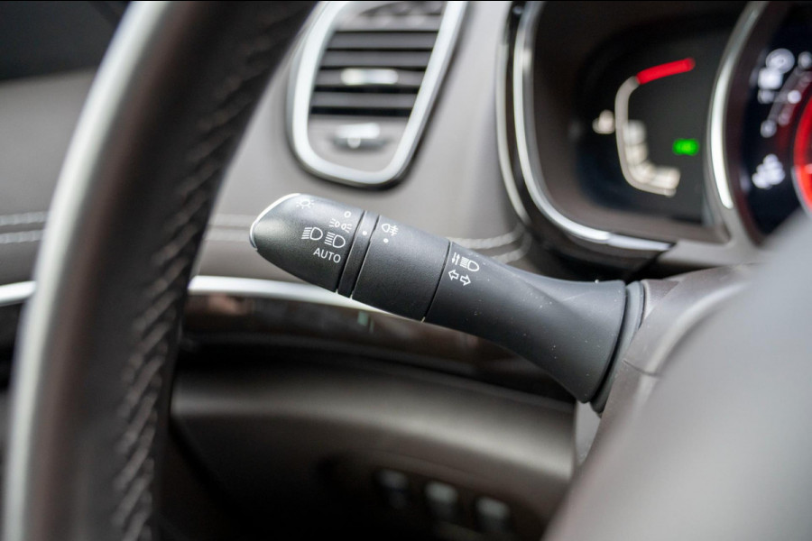 Renault Espace 1.8 TCe Initiale Paris 7 persoons|Prijs rijklaar incl. 12 mnd garantie|Trekhaak NAV PDC Camera Leder Pano LMV