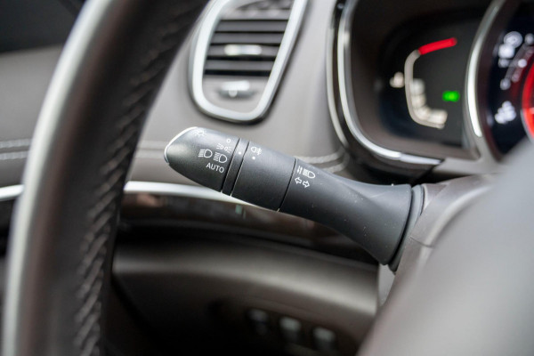 Renault Espace 1.8 TCe Initiale Paris 7 persoons|Prijs rijklaar incl. 12 mnd garantie|Trekhaak NAV PDC Camera Leder Pano LMV