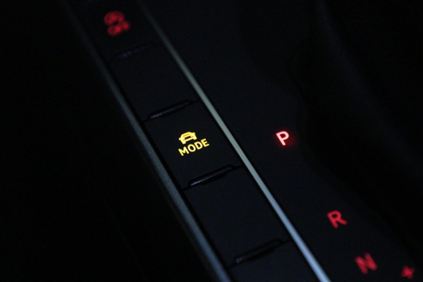 Volkswagen Polo 1.0 TSI Highline NAP/PANO/VIRTUAL/CARPLAY/BEATSSOUND/SFEERVER/VOL