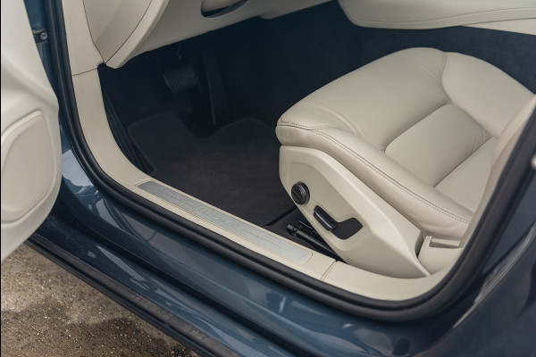 Volvo V60 T6 Aut. Plug-in Hybrid Inscription Leder ACC Panoramadak 340pk