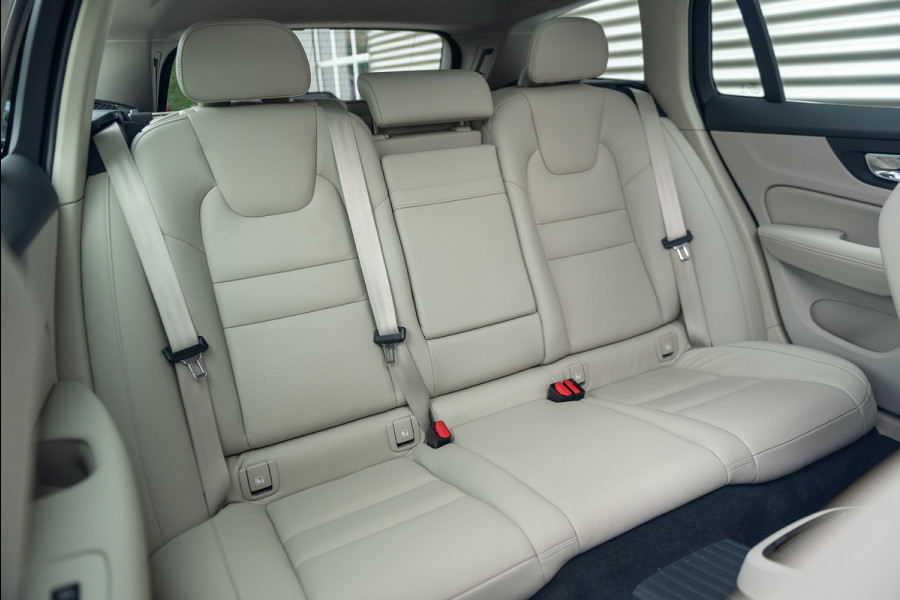 Volvo V60 T6 Aut. Plug-in Hybrid Inscription Leder ACC Panoramadak 340pk