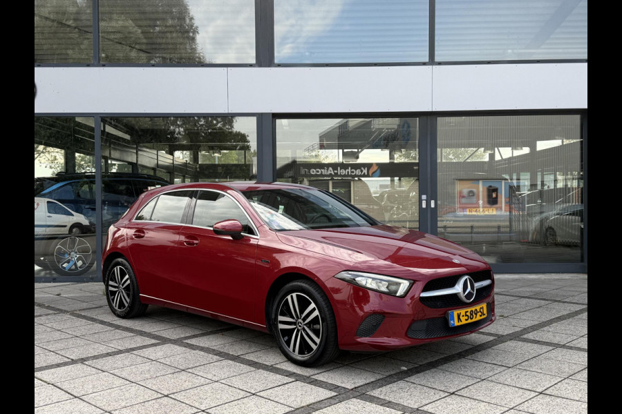 Mercedes-Benz A-Klasse 250e Aut. Hybrid Sol. Luxury | Navi | Camera | Leder | Sfeer Verlichting |