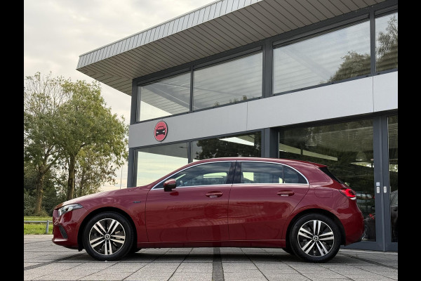 Mercedes-Benz A-Klasse 250e Aut. Hybrid Sol. Luxury | Navi | Camera | Leder | Sfeer Verlichting |