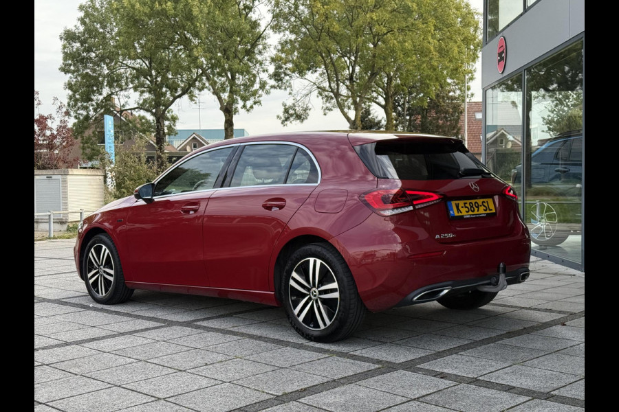 Mercedes-Benz A-Klasse 250e Aut. Hybrid Sol. Luxury | Navi | Camera | Leder | Sfeer Verlichting |