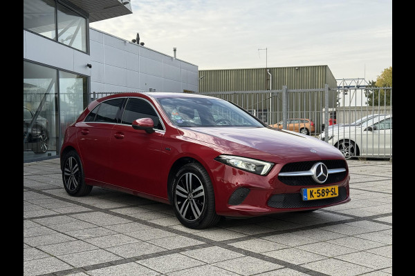 Mercedes-Benz A-Klasse 250e Aut. Hybrid Sol. Luxury | Navi | Camera | Leder | Sfeer Verlichting |