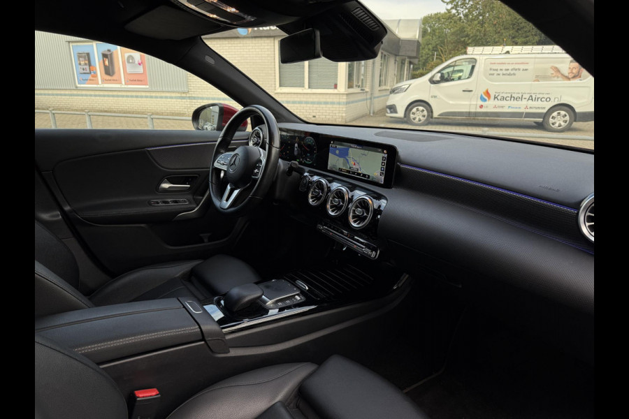 Mercedes-Benz A-Klasse 250e Aut. Hybrid Sol. Luxury | Navi | Camera | Leder | Sfeer Verlichting |