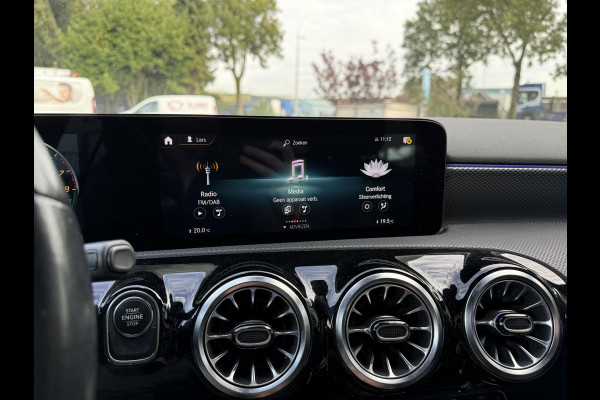 Mercedes-Benz A-Klasse 250e Aut. Hybrid Sol. Luxury | Navi | Camera | Leder | Sfeer Verlichting |