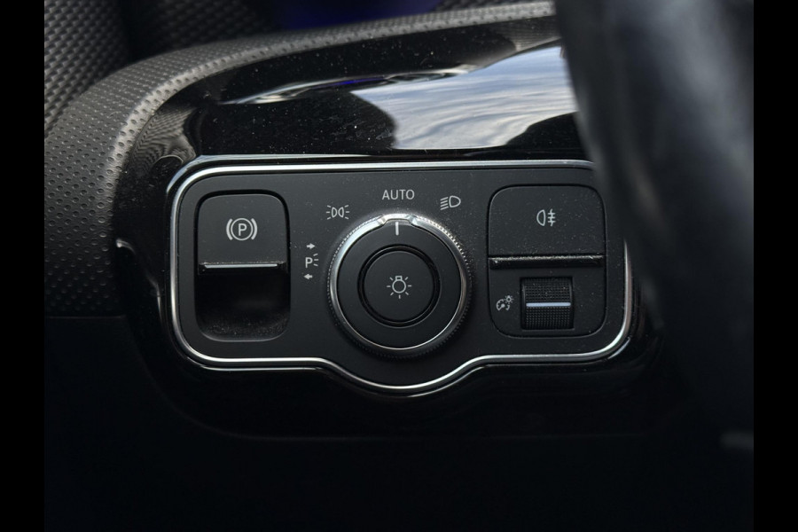 Mercedes-Benz A-Klasse 250e Aut. Hybrid Sol. Luxury | Navi | Camera | Leder | Sfeer Verlichting |