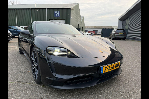Porsche Taycan Performance 84 kWh VAN: 68.900,- VOOR: 64.440,- UW EINDEJAARSVOORDEEL: 4.460,- EURO | ADAPT. CRUISE | DODE HOEK HERKENNING | SPORTCHRONO | HEAD UP | WARMTEPOMP | DIRECT LEVERBAAR NET PORSCHE ONDERHOUD GEHAD |