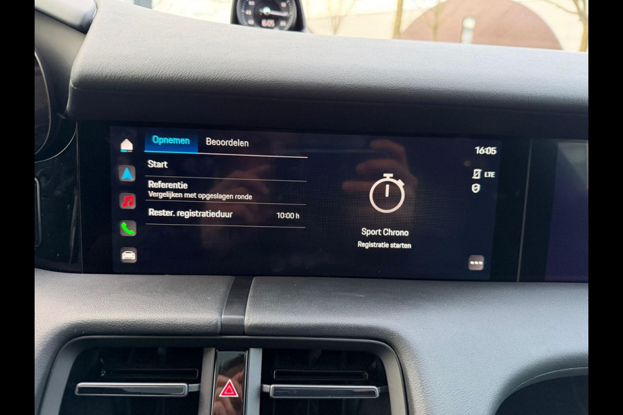 Porsche Taycan Performance 84 kWh VAN: 68.900,- VOOR: 64.440,- UW EINDEJAARSVOORDEEL: 4.460,- EURO | ADAPT. CRUISE | DODE HOEK HERKENNING | SPORTCHRONO | HEAD UP | WARMTEPOMP | DIRECT LEVERBAAR NET PORSCHE ONDERHOUD GEHAD |