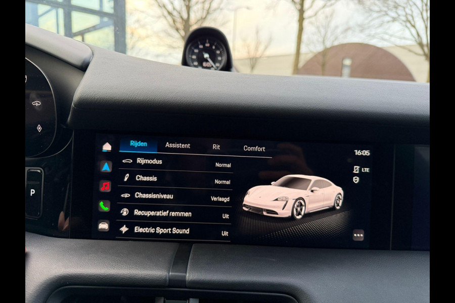 Porsche Taycan Performance 84 kWh VAN: 68.900,- VOOR: 64.440,- UW EINDEJAARSVOORDEEL: 4.460,- EURO | ADAPT. CRUISE | DODE HOEK HERKENNING | SPORTCHRONO | HEAD UP | WARMTEPOMP | DIRECT LEVERBAAR NET PORSCHE ONDERHOUD GEHAD |