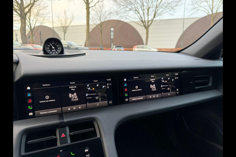 Porsche Taycan Performance 84 kWh VAN: 68.900,- VOOR: 64.440,- UW EINDEJAARSVOORDEEL: 4.460,- EURO | ADAPT. CRUISE | DODE HOEK HERKENNING | SPORTCHRONO | HEAD UP | WARMTEPOMP | DIRECT LEVERBAAR NET PORSCHE ONDERHOUD GEHAD |