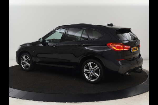 BMW X1 sDrive20i M Sport | Panoramadak | Stoelverwarming | Trekhaak | Head-Up | Harman/Kardon | Carplay | Camera | Sportstoelen | Full LED | Navigatie | Climate control