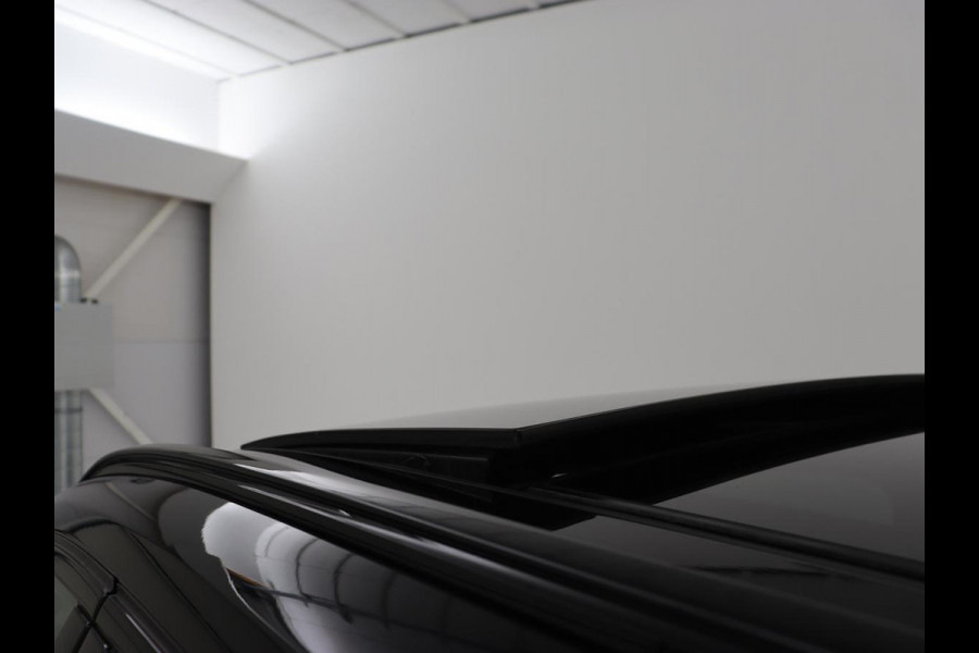 BMW X1 sDrive20i M Sport | Panoramadak | Stoelverwarming | Trekhaak | Head-Up | Harman/Kardon | Carplay | Camera | Sportstoelen | Full LED | Navigatie | Climate control