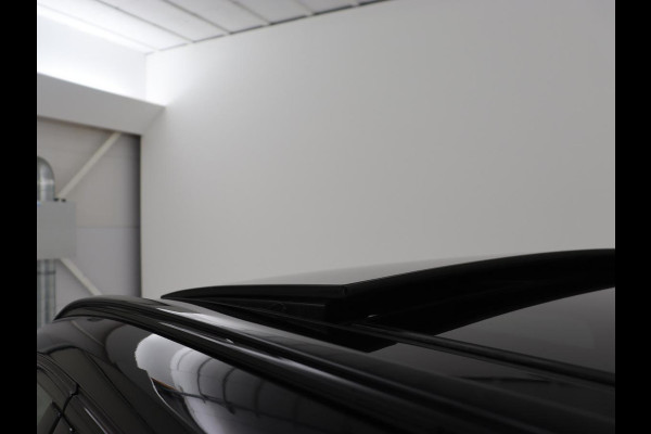 BMW X1 sDrive20i M Sport | Panoramadak | Stoelverwarming | Trekhaak | Head-Up | Harman/Kardon | Carplay | Camera | Sportstoelen | Full LED | Navigatie | Climate control