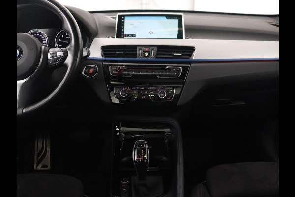 BMW X1 sDrive20i M Sport | Panoramadak | Stoelverwarming | Trekhaak | Head-Up | Harman/Kardon | Carplay | Camera | Sportstoelen | Full LED | Navigatie | Climate control