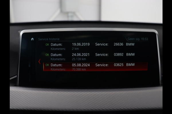 BMW X1 sDrive20i M Sport | Panoramadak | Stoelverwarming | Trekhaak | Head-Up | Harman/Kardon | Carplay | Camera | Sportstoelen | Full LED | Navigatie | Climate control