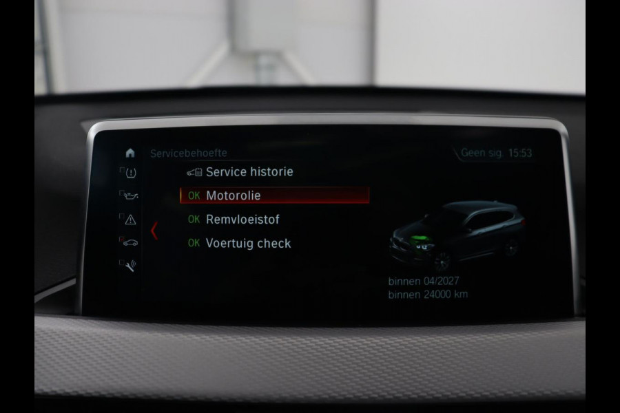 BMW X1 sDrive20i M Sport | Panoramadak | Stoelverwarming | Trekhaak | Head-Up | Harman/Kardon | Carplay | Camera | Sportstoelen | Full LED | Navigatie | Climate control