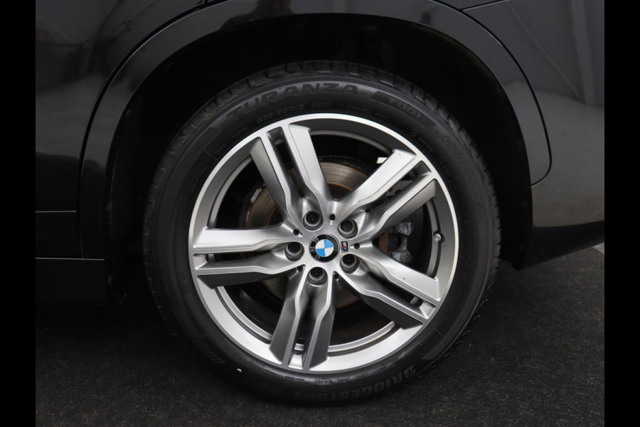 BMW X1 sDrive20i M Sport | Panoramadak | Stoelverwarming | Trekhaak | Head-Up | Harman/Kardon | Carplay | Camera | Sportstoelen | Full LED | Navigatie | Climate control