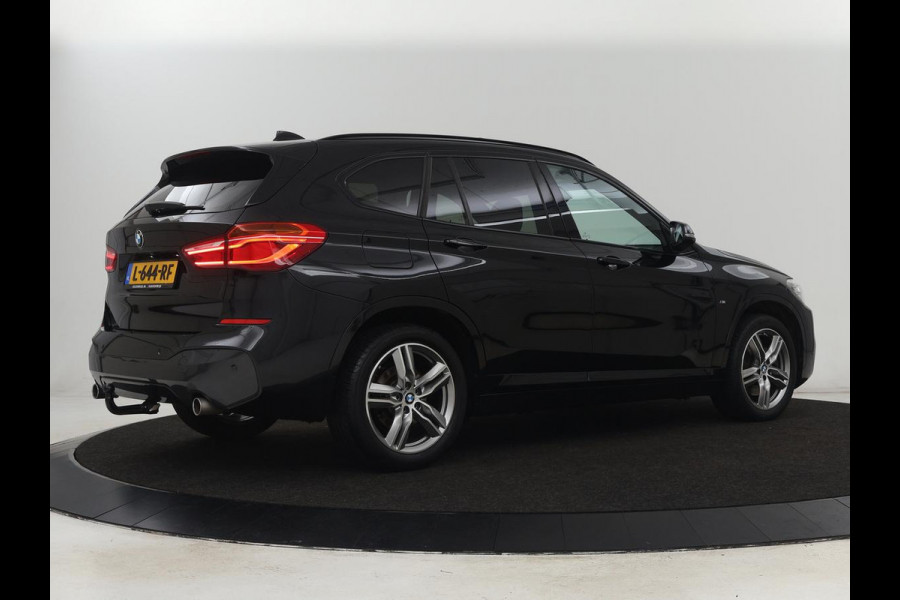 BMW X1 sDrive20i M Sport | Panoramadak | Stoelverwarming | Trekhaak | Head-Up | Harman/Kardon | Carplay | Camera | Sportstoelen | Full LED | Navigatie | Climate control