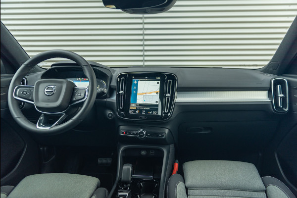 Volvo XC40 T4 Aut. Plug-in Hybrid Plus Dark ACC Parkeercamera Stoelverwarming 211pk