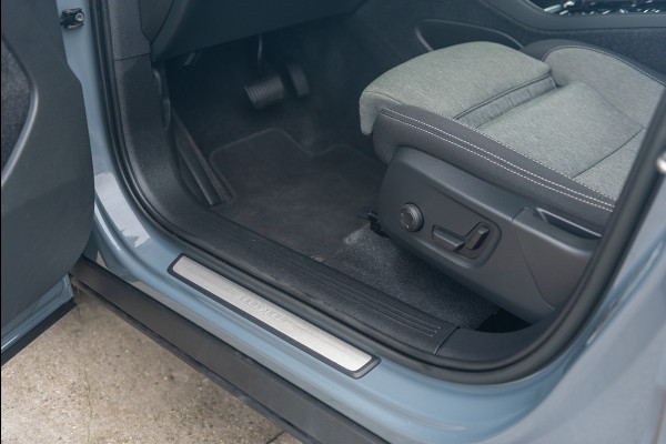 Volvo XC40 T4 Aut. Plug-in Hybrid Plus Dark ACC Parkeercamera Stoelverwarming 211pk