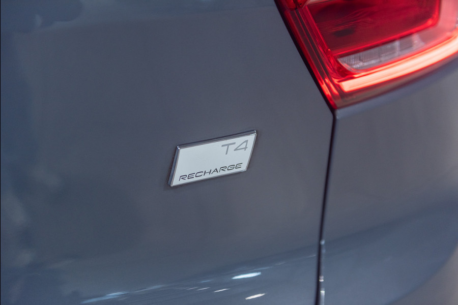 Volvo XC40 T4 Aut. Plug-in Hybrid Plus Dark ACC Parkeercamera Stoelverwarming 211pk