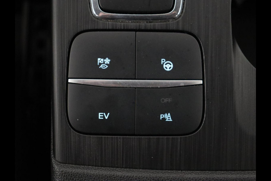 Ford Kuga 2.5 PHEV ST-Line | Trekhaak | Adaptive cruise | Carplay | 360 Camera | Navigatie | Park Assist | Dodehoek detectie | Keyless | Climate control | Bluetooth