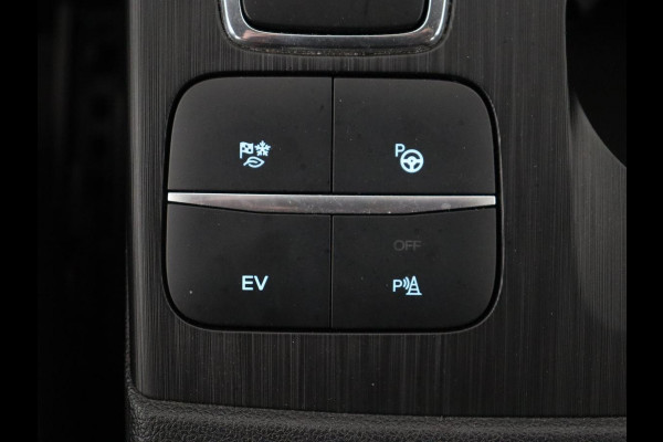 Ford Kuga 2.5 PHEV ST-Line | Trekhaak | Adaptive cruise | Carplay | 360 Camera | Navigatie | Park Assist | Dodehoek detectie | Keyless | Climate control | Bluetooth