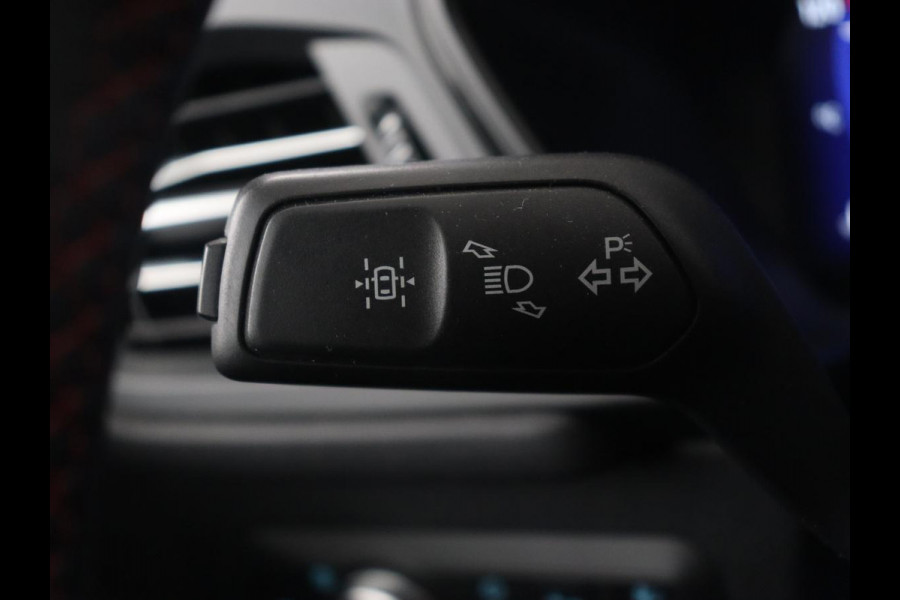 Ford Kuga 2.5 PHEV ST-Line | Trekhaak | Adaptive cruise | Carplay | 360 Camera | Navigatie | Park Assist | Dodehoek detectie | Keyless | Climate control | Bluetooth