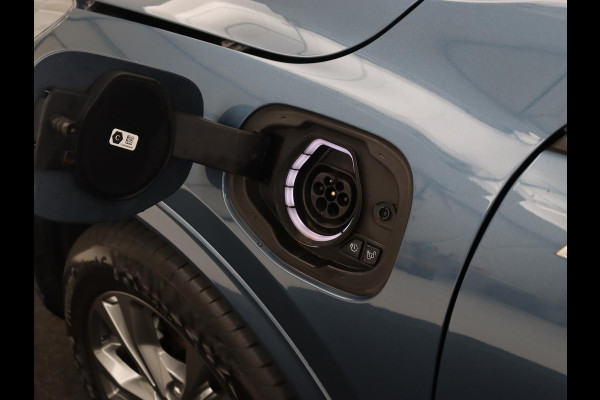 Ford Kuga 2.5 PHEV ST-Line | Trekhaak | Adaptive cruise | Carplay | 360 Camera | Navigatie | Park Assist | Dodehoek detectie | Keyless | Climate control | Bluetooth