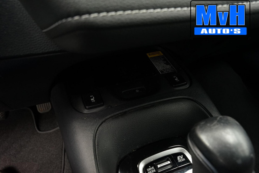 Toyota Corolla Touring Sports 1.8 Hybrid Business Plus|TREKHAAK