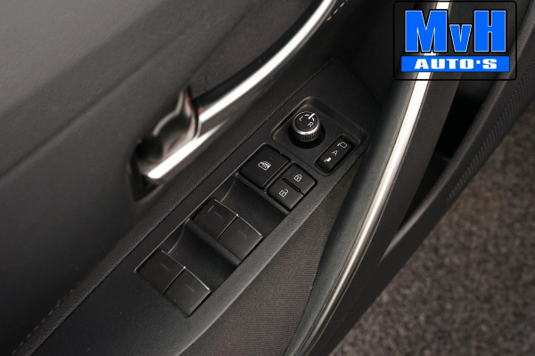 Toyota Corolla Touring Sports 1.8 Hybrid Business Plus|TREKHAAK