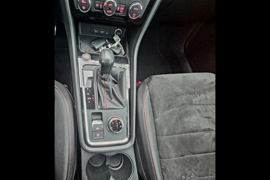 Seat Ateca 1.5 TSI FR Business Intense . Panoramadak . Trekhaak