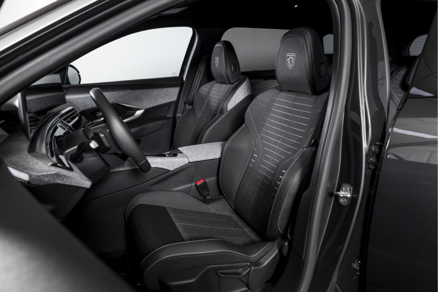 Peugeot 5008 1.2 Hybrid 145 GT 7p.- Automaat | Dig. Cockpit | Adapt. Cruise | Stoel-+Stuurverw. | PDC | Camera | NAV + APP. Connect | ECC | Elek. Klep | DAB | LM 19" | 0384