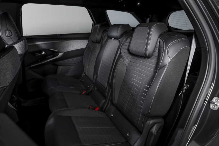 Peugeot 5008 1.2 Hybrid 145 GT 7p.- Automaat | Dig. Cockpit | Adapt. Cruise | Stoel-+Stuurverw. | PDC | Camera | NAV + APP. Connect | ECC | Elek. Klep | DAB | LM 19" | 0384