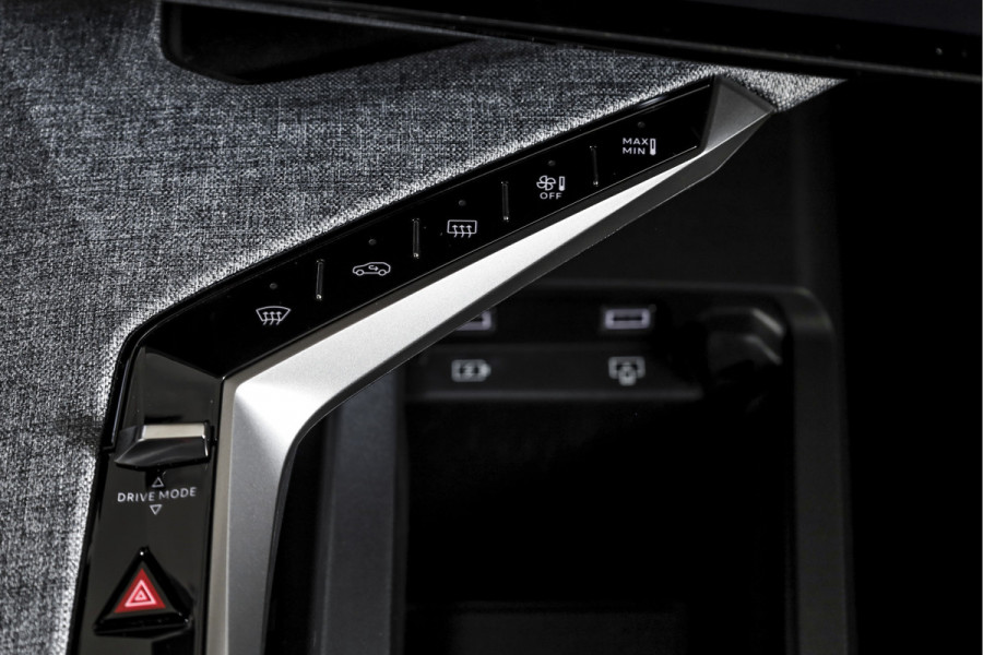 Peugeot 5008 1.2 Hybrid 145 GT 7p.- Automaat | Dig. Cockpit | Adapt. Cruise | Stoel-+Stuurverw. | PDC | Camera | NAV + APP. Connect | ECC | Elek. Klep | DAB | LM 19" | 0384