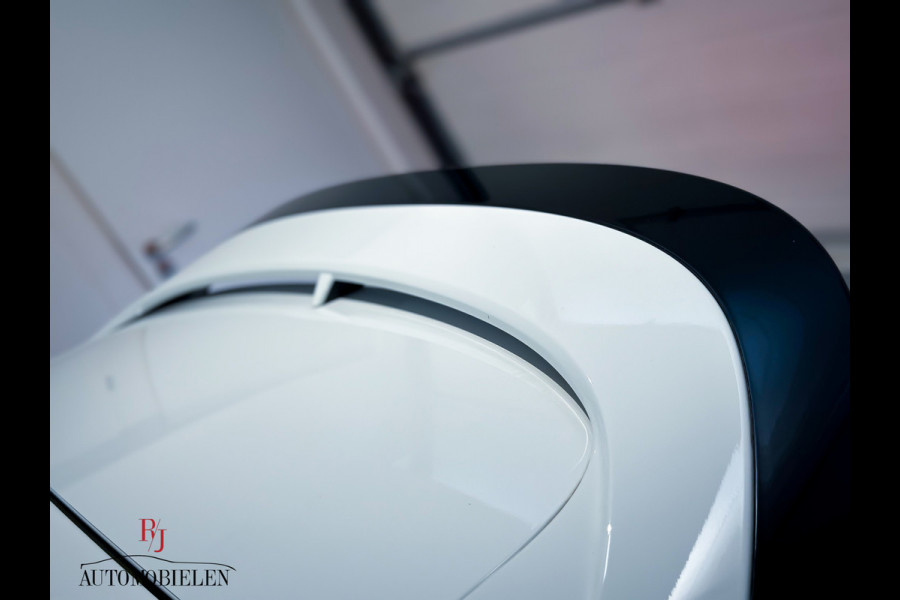 Volkswagen Golf 2.0 TSI R 4Motion |Akrapovic|H/K|Panorama|Camera|Sfeer