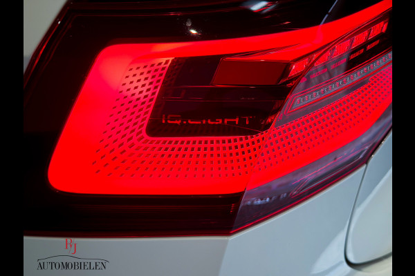 Volkswagen Golf 2.0 TSI R 4Motion |Akrapovic|H/K|Panorama|Camera|Sfeer